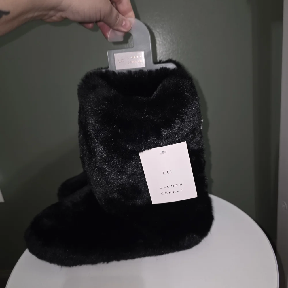 LC Lauren Conrad Black Furry Slippers - Picture 3 of 5